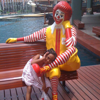 Kids Love Ronald Mac Donald